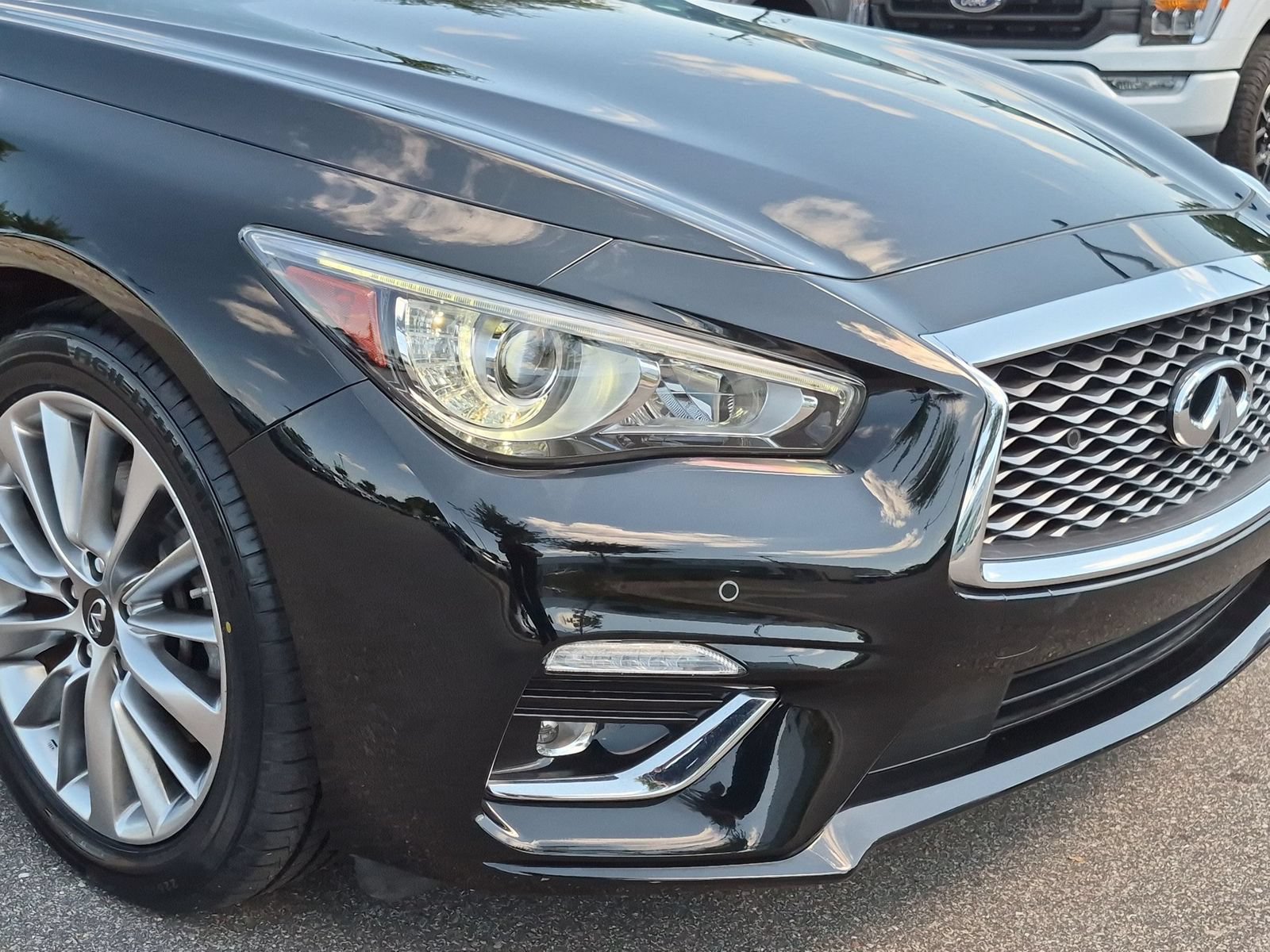 Used 2023 INFINITI Q50 Luxe w/ Cargo Package RWD image 9