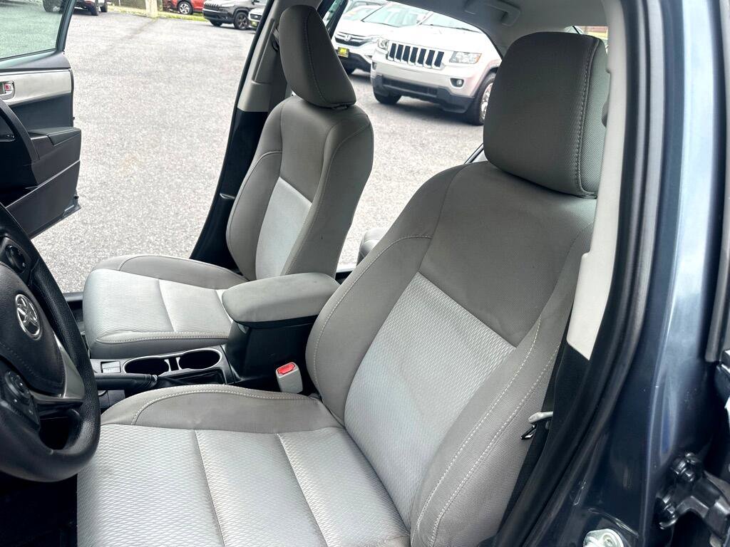 Used 2016 Toyota Corolla LE image 18