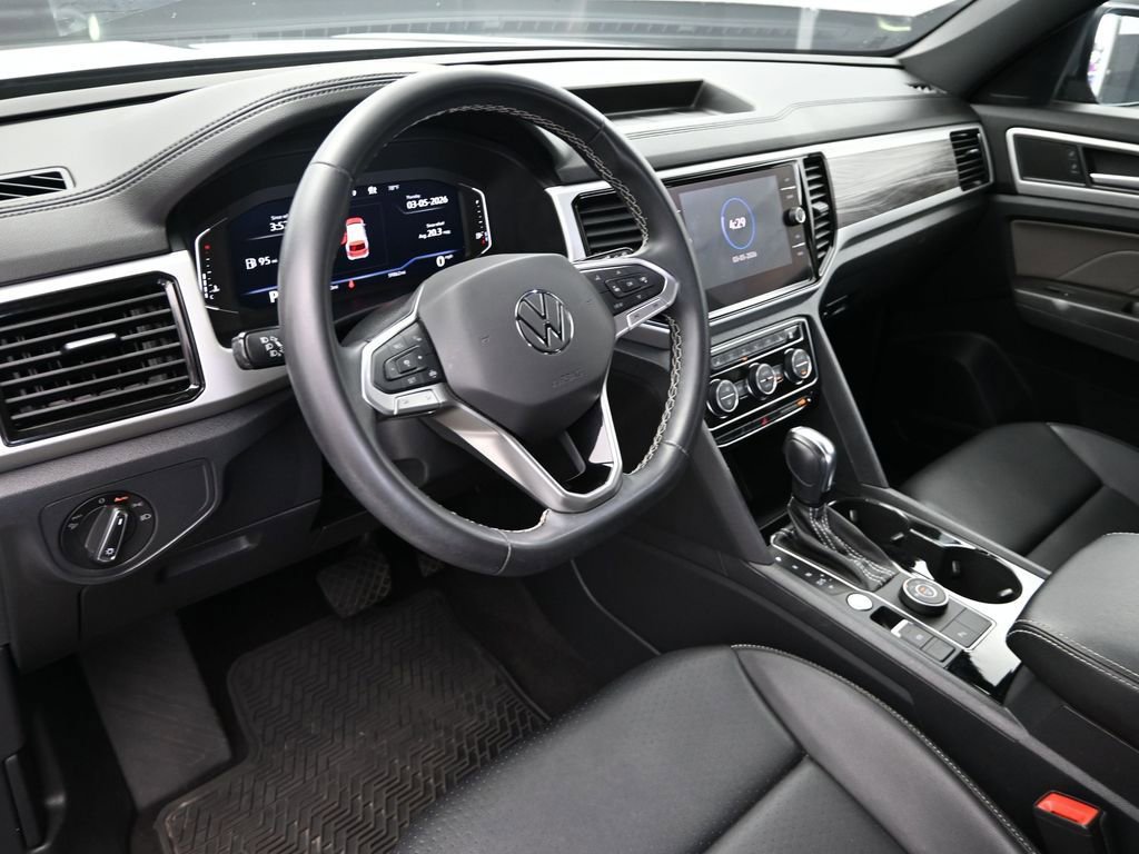 Used 2022 Volkswagen Atlas Cross Sport SE w/ Panoramic Sunroof Package image 17