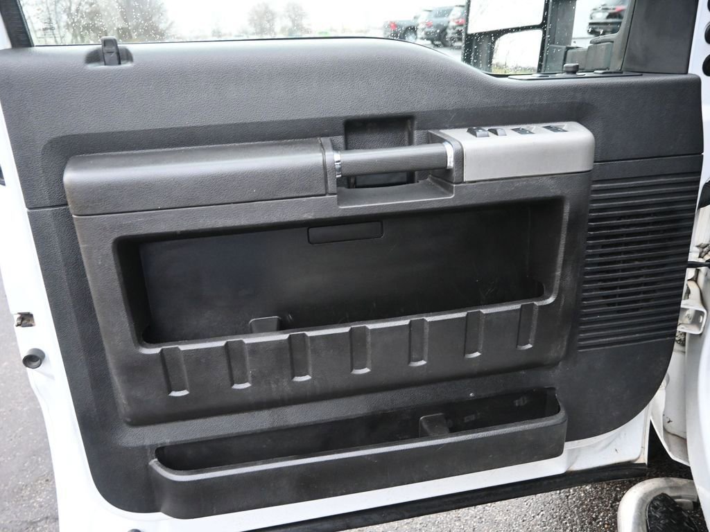 Used 2015 Ford F350 Lariat w/ Lariat Interior Package image 14