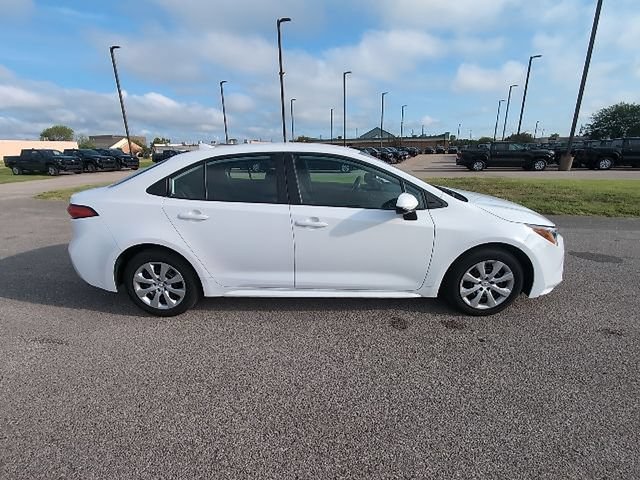 Certified 2025 Toyota Corolla LE FWD image 2