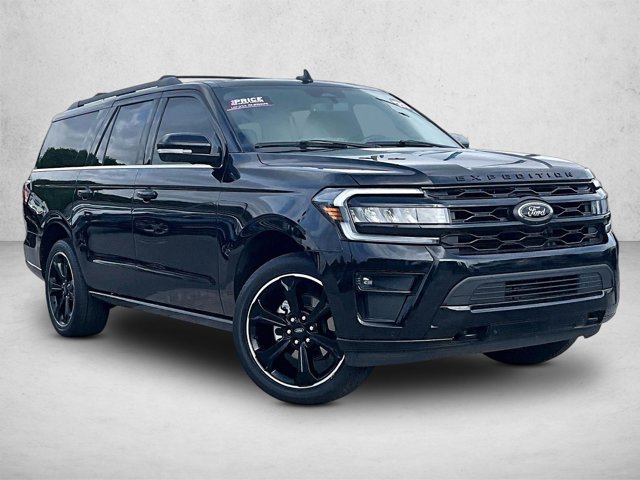 Used 2022 Ford Expedition Max Limited image 12