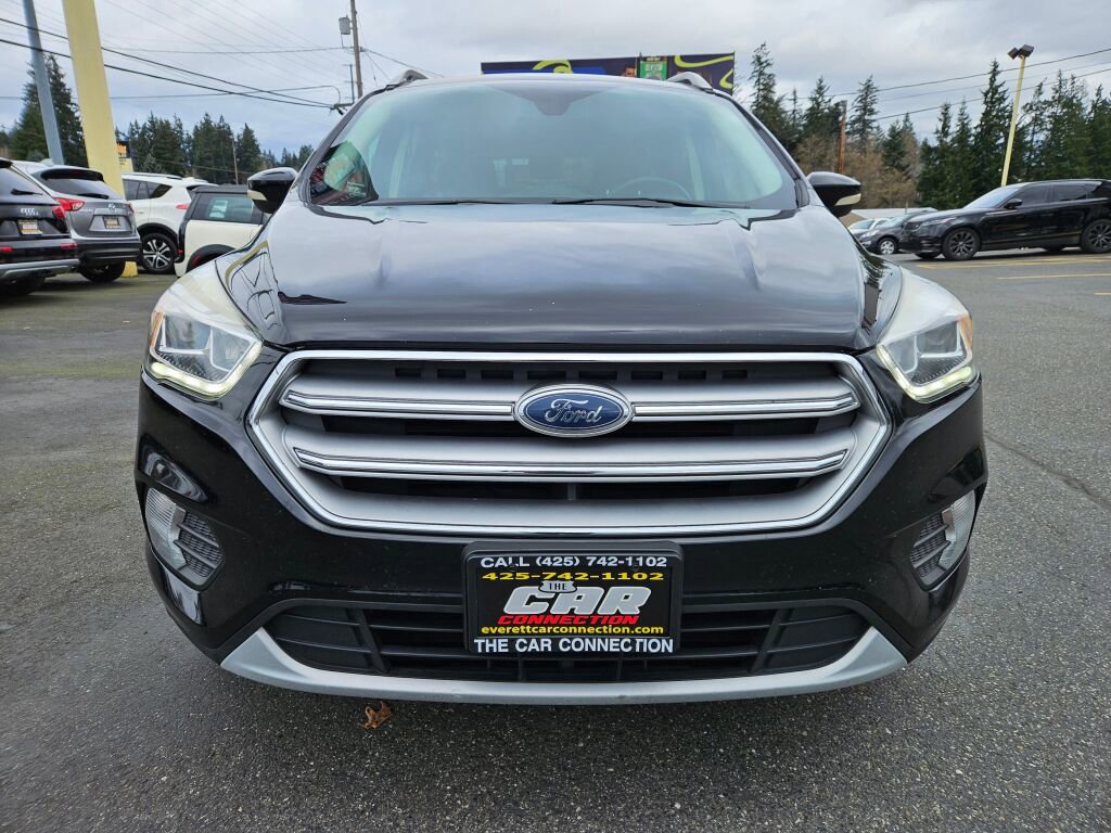 Used 2017 Ford Escape Titanium image 2