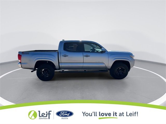 Used 2016 Toyota Tacoma SR5 w/ Towing Package image 12