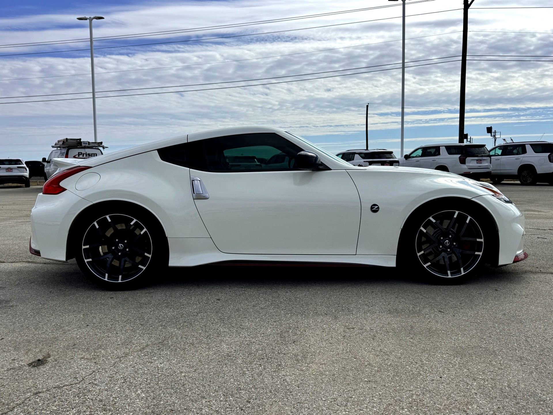 Used 2017 Nissan 370Z NISMO image 8