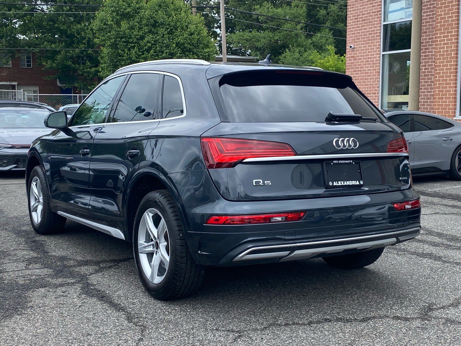 Used 2023 Audi Q5 2.0T Premium w/ Convenience Package AWD/4WD image 5
