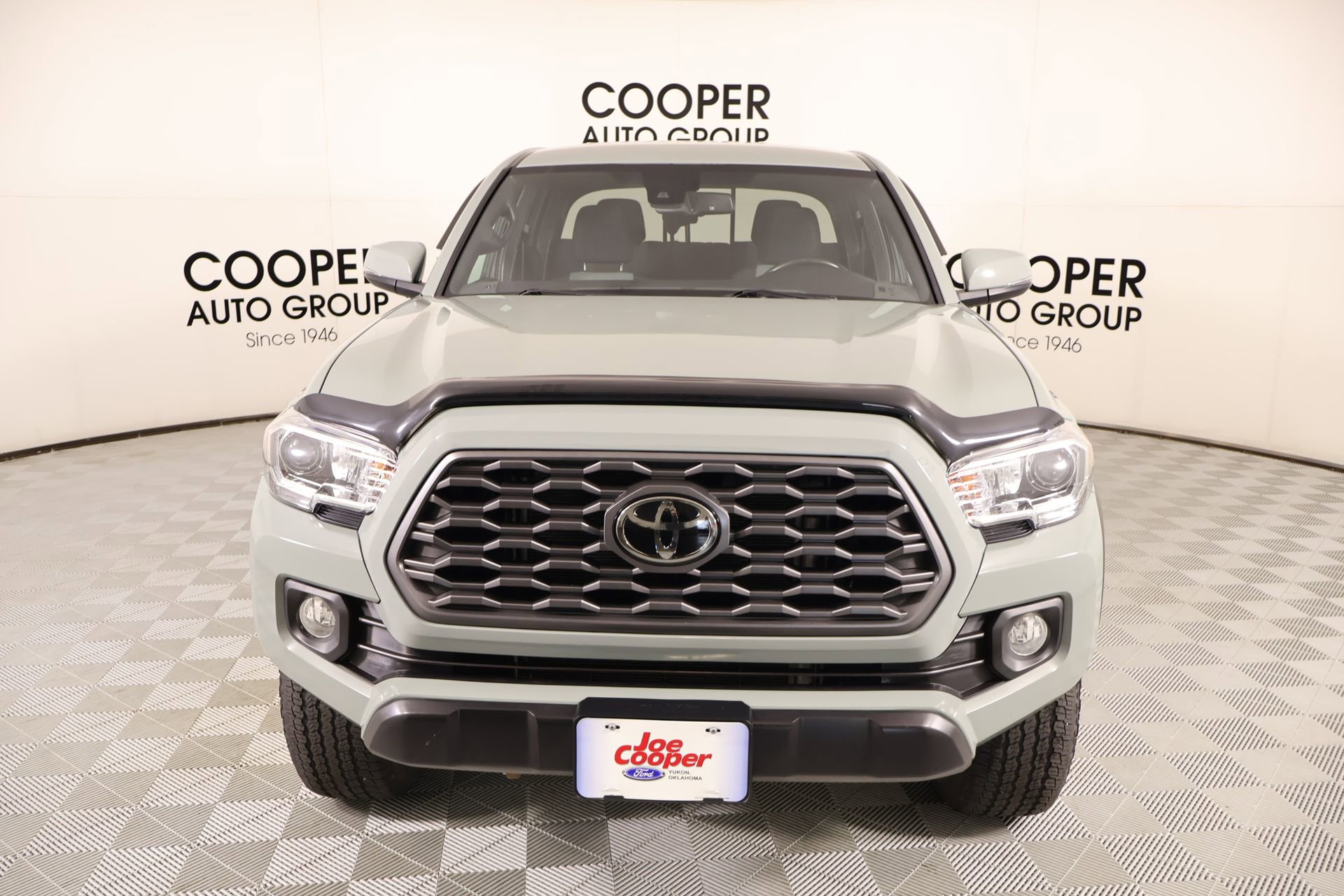 Used 2022 Toyota Tacoma TRD Off-Road AWD/4WD image 9