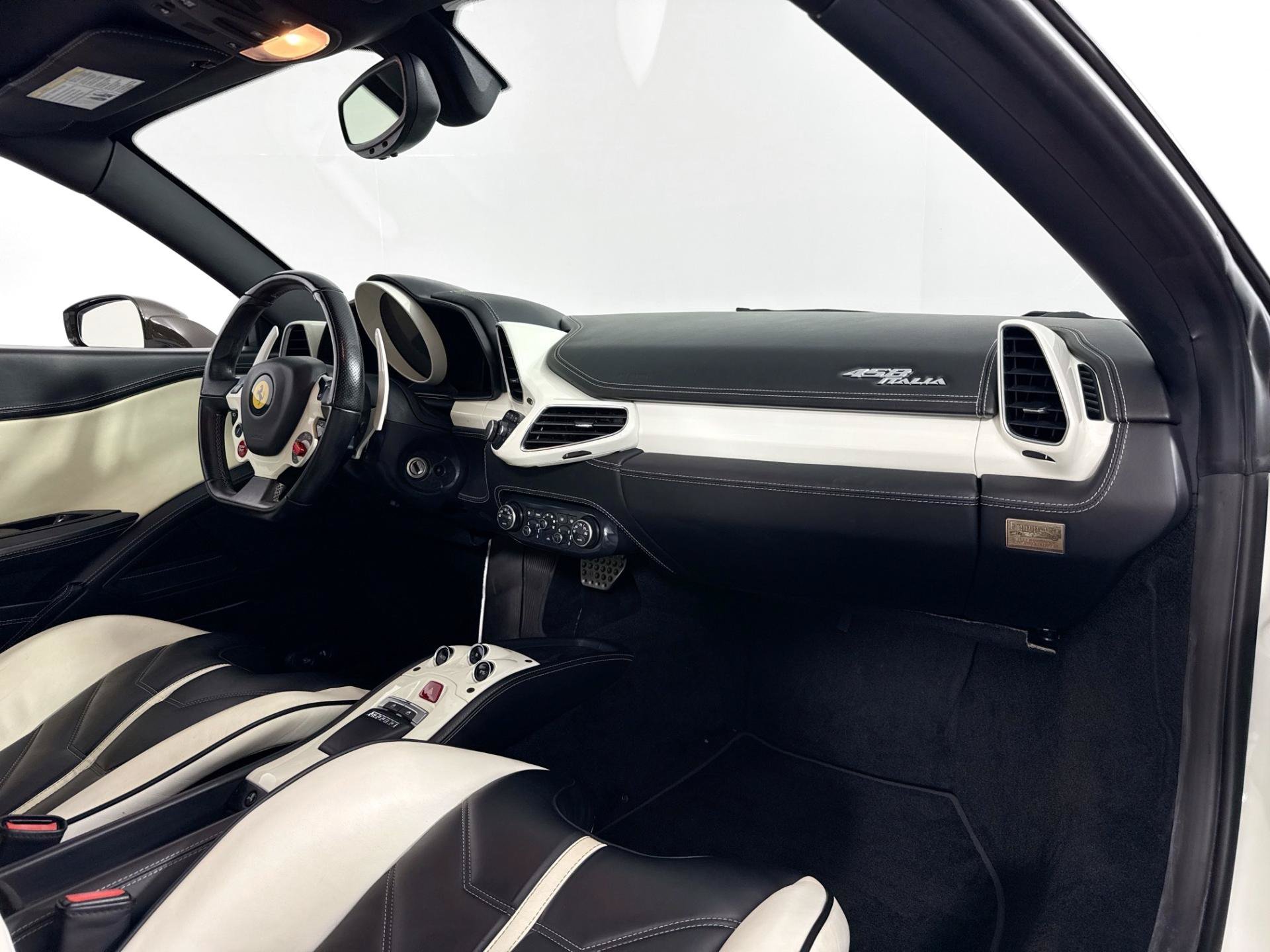 Used 2010 Ferrari 458 Italia Coupe RWD image 23