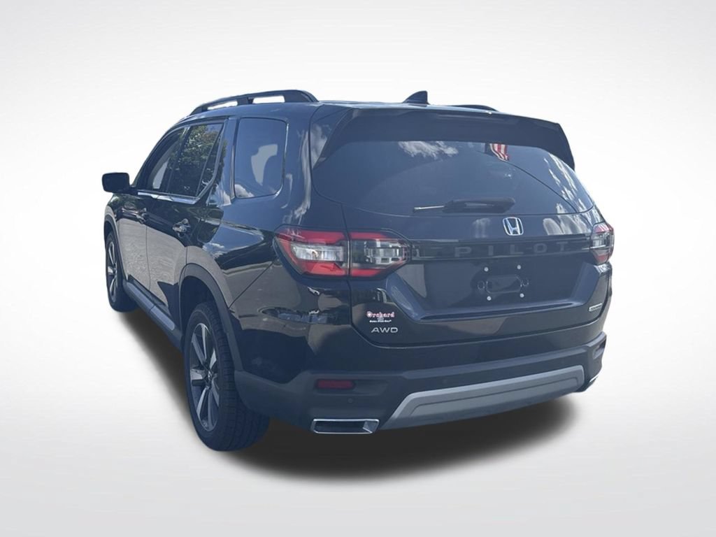 Used 2023 Honda Pilot Touring image 5