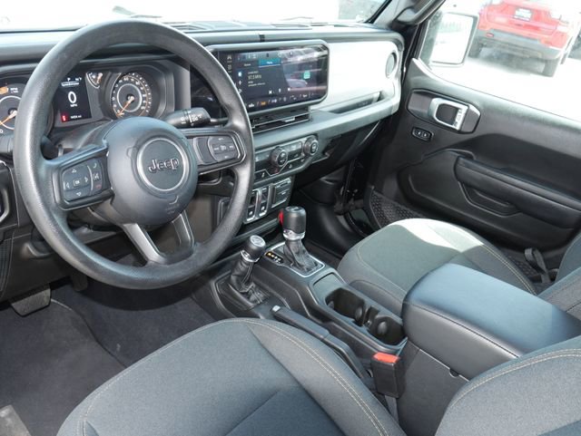 Used 2025 Jeep Wrangler Sport AWD/4WD image 12
