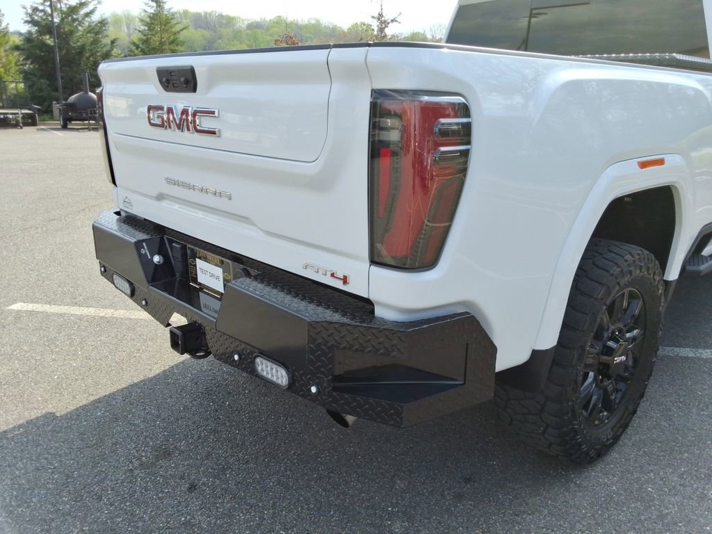 Used 2024 GMC Sierra 2500 AT4 w/ AT4 Preferred Package AWD/4WD image 16