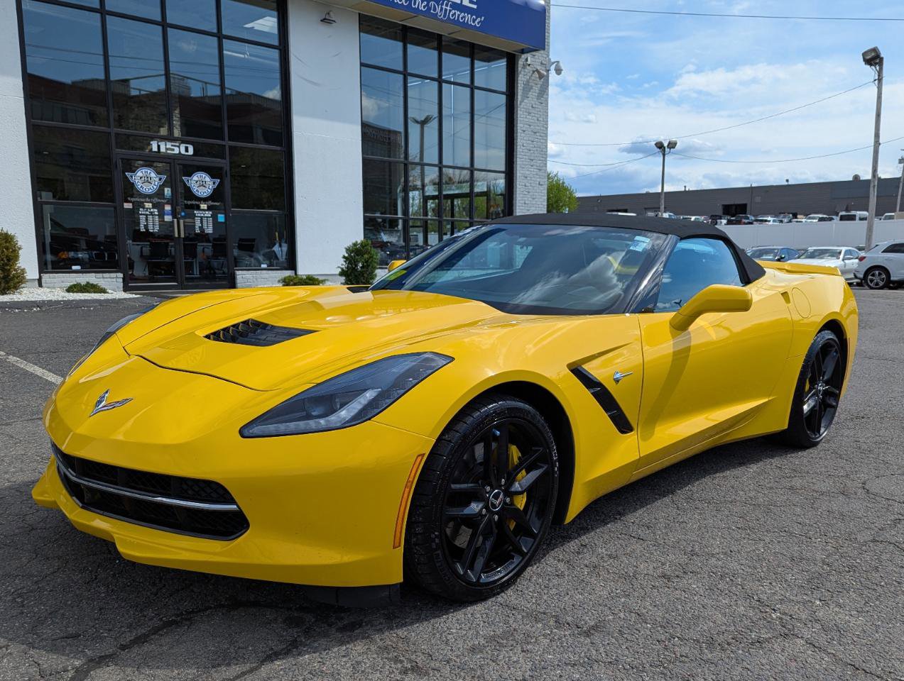 Used 2015 Chevrolet Corvette Stingray Convertible w/ 2LT Preferred Equipment Group RWD image 2