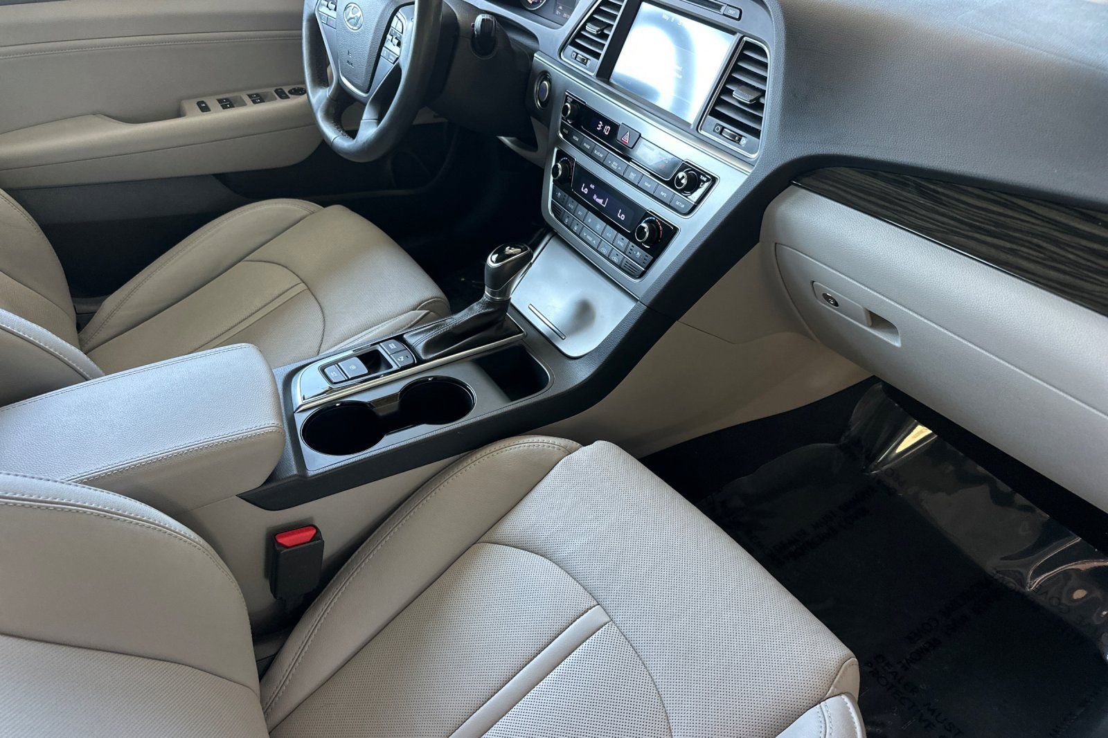 Used 2017 Hyundai Sonata Limited w/ Ultimate Package 04 FWD image 18