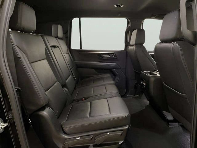 Used 2025 Chevrolet Suburban LT RWD image 78