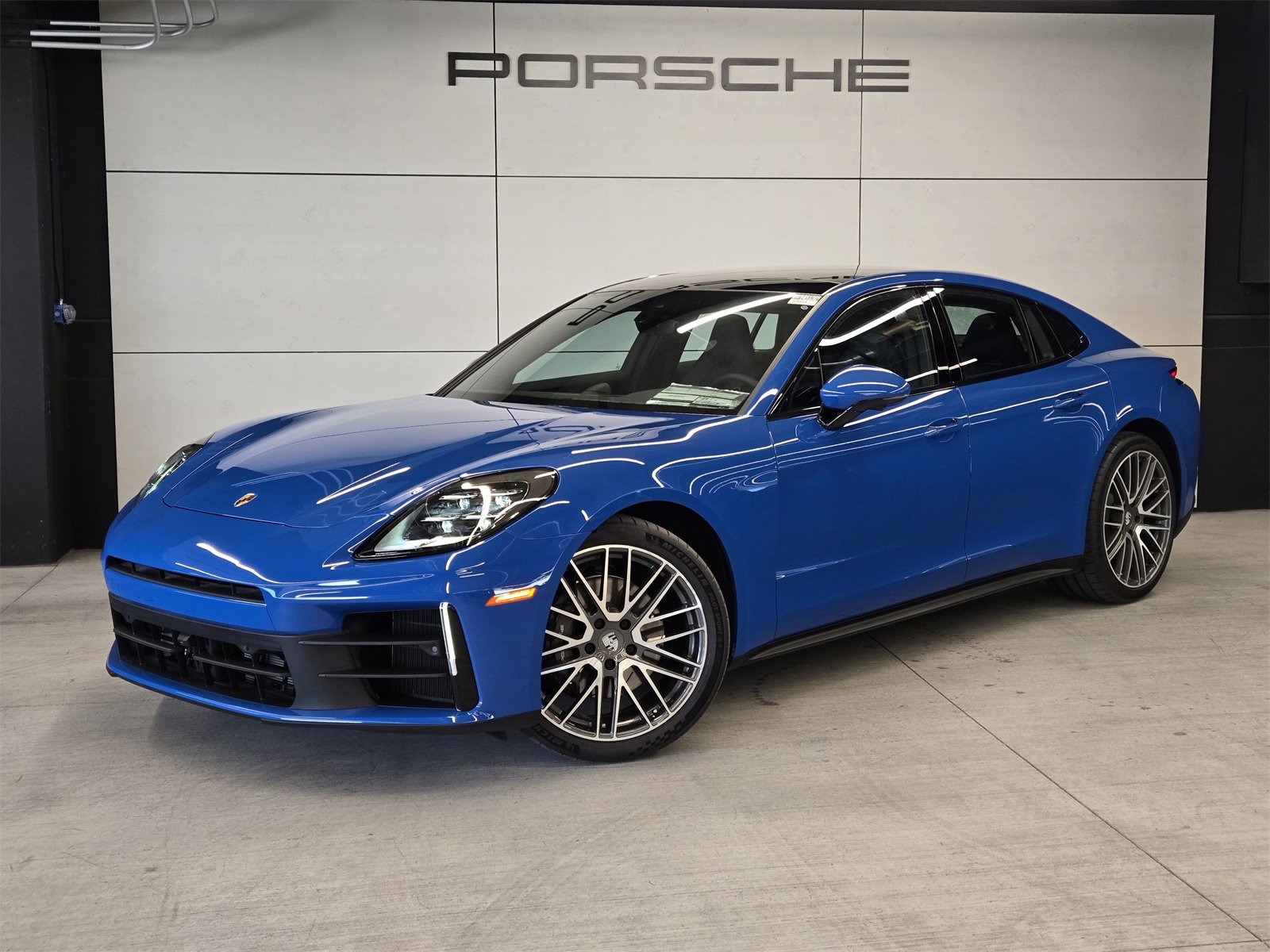 New 2024 Porsche Panamera 4
