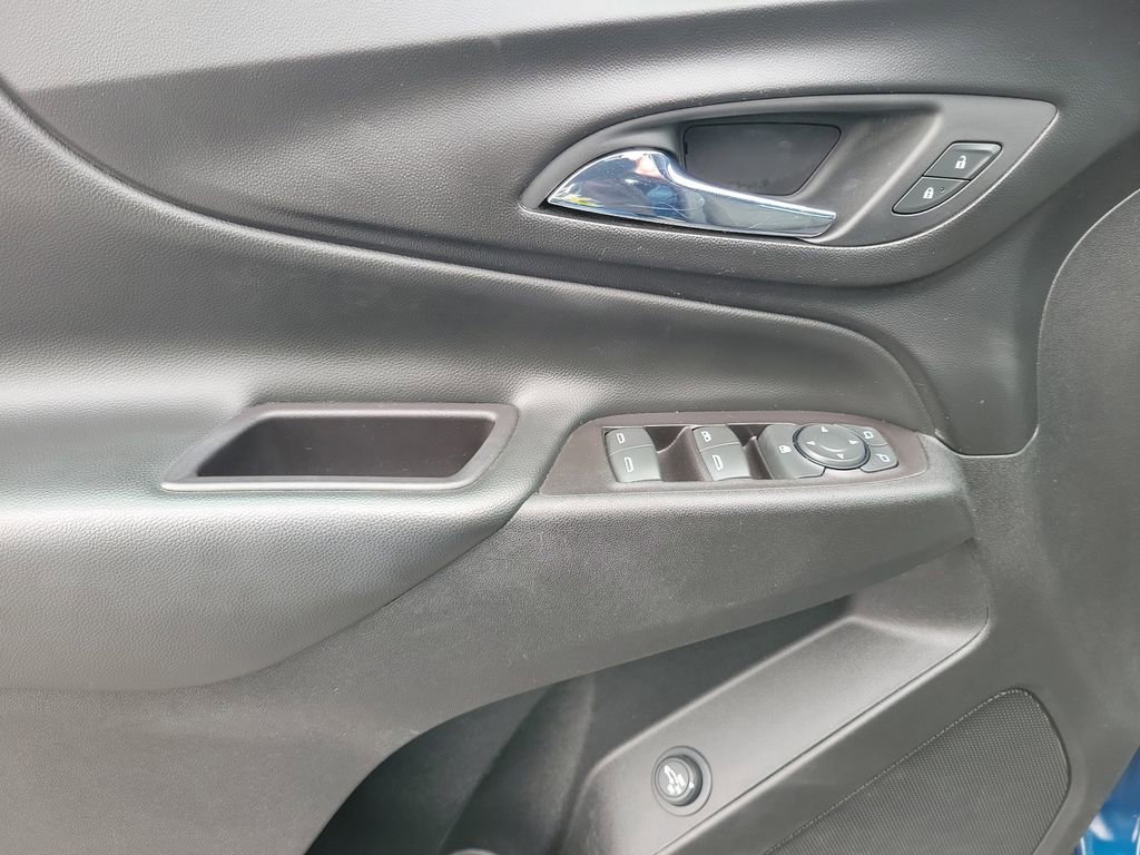 Used 2020 Chevrolet Equinox LT w/ Driver Convenience Package image 21