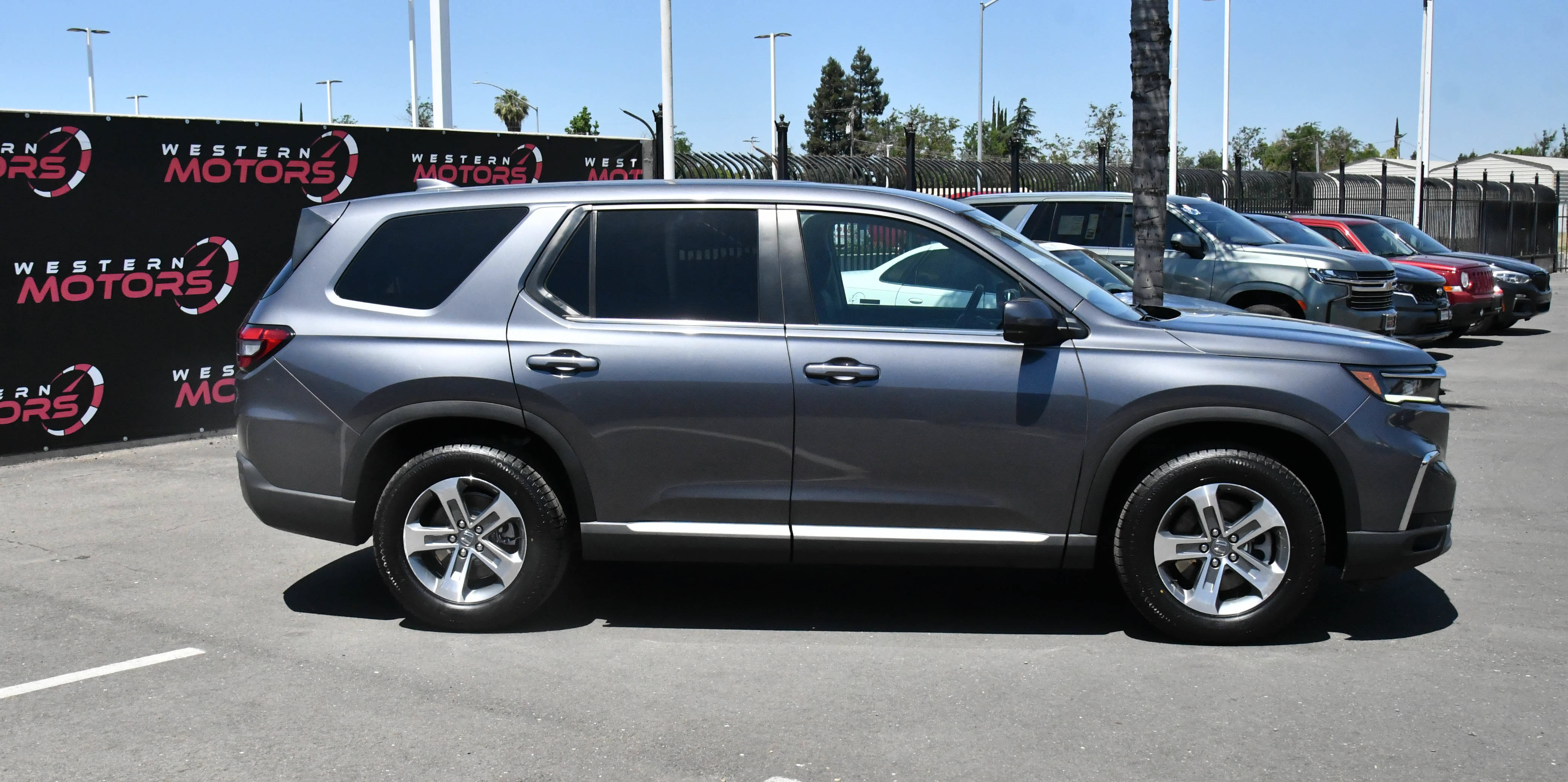 Used 2024 Honda Pilot EX-L image 9