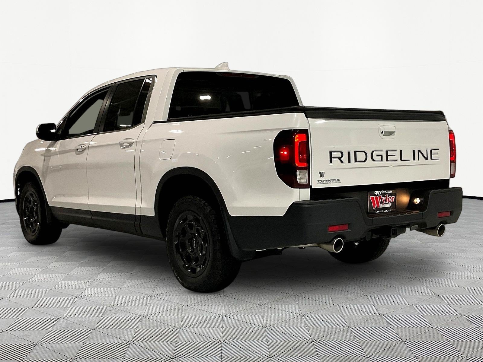 Used 2025 Honda Ridgeline RTL+ image 4