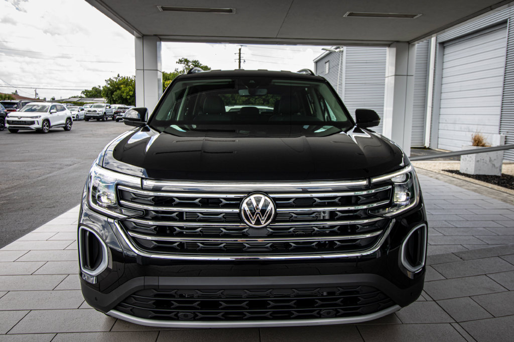 New 2026 Volkswagen Atlas SE FWD image 8