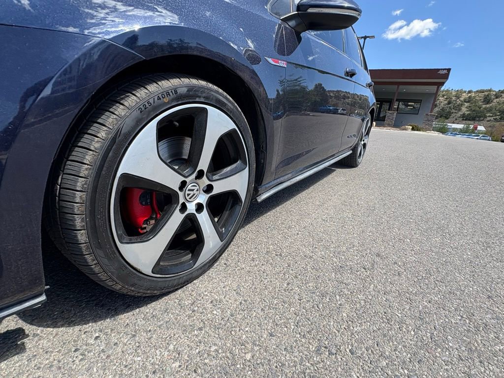 Used 2015 Volkswagen GTI SE FWD image 13