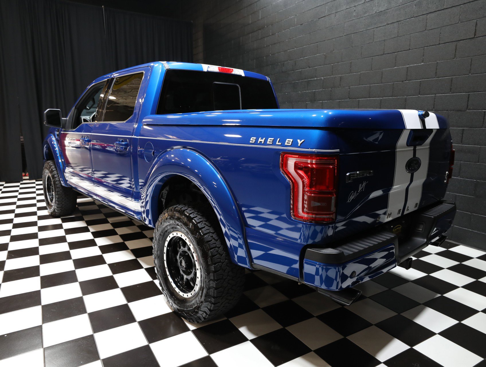 Used 2017 Ford F150 Lariat w/ Equipment Group 502A Luxury image 24