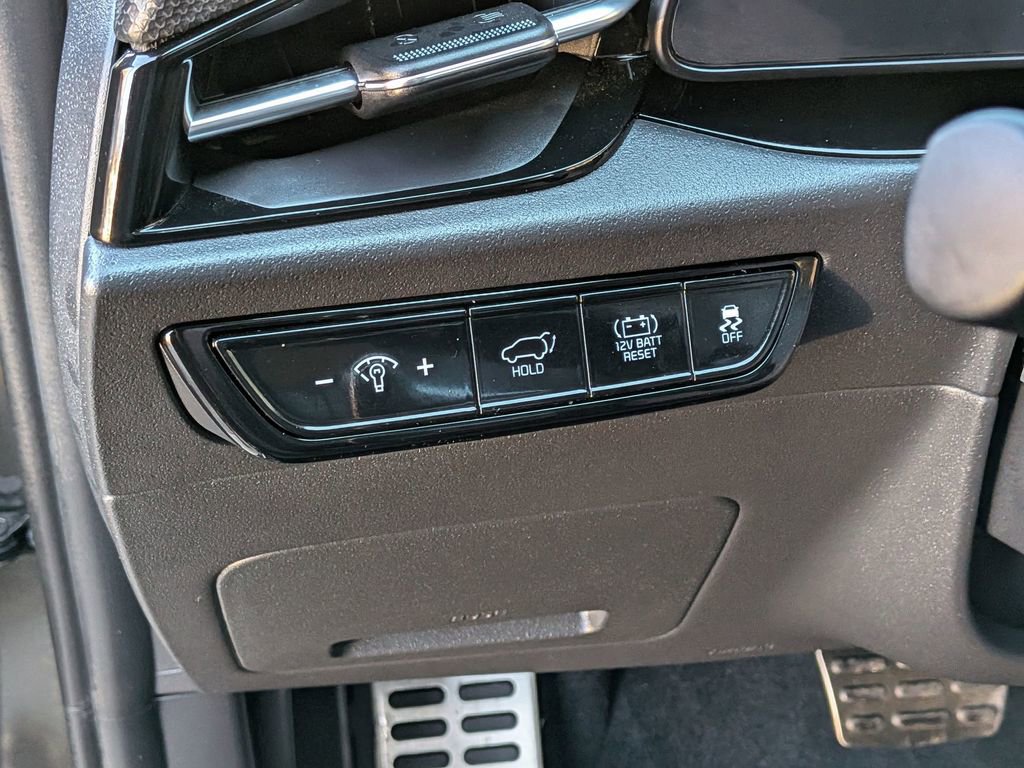 Certified 2024 Kia Niro SX Touring image 15