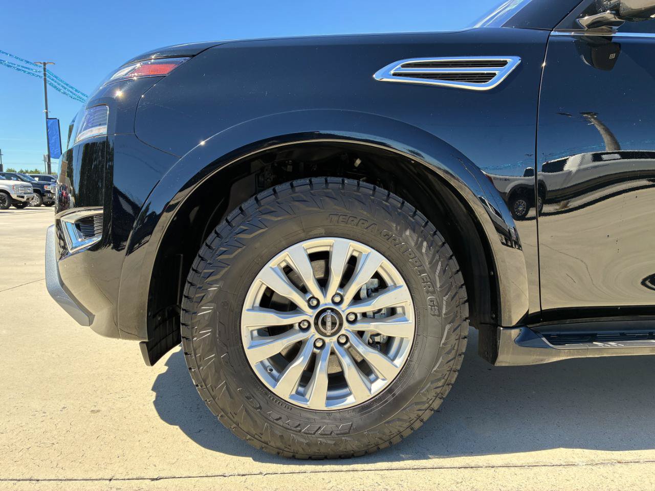 Used 2023 Nissan Armada SV AWD/4WD image 7