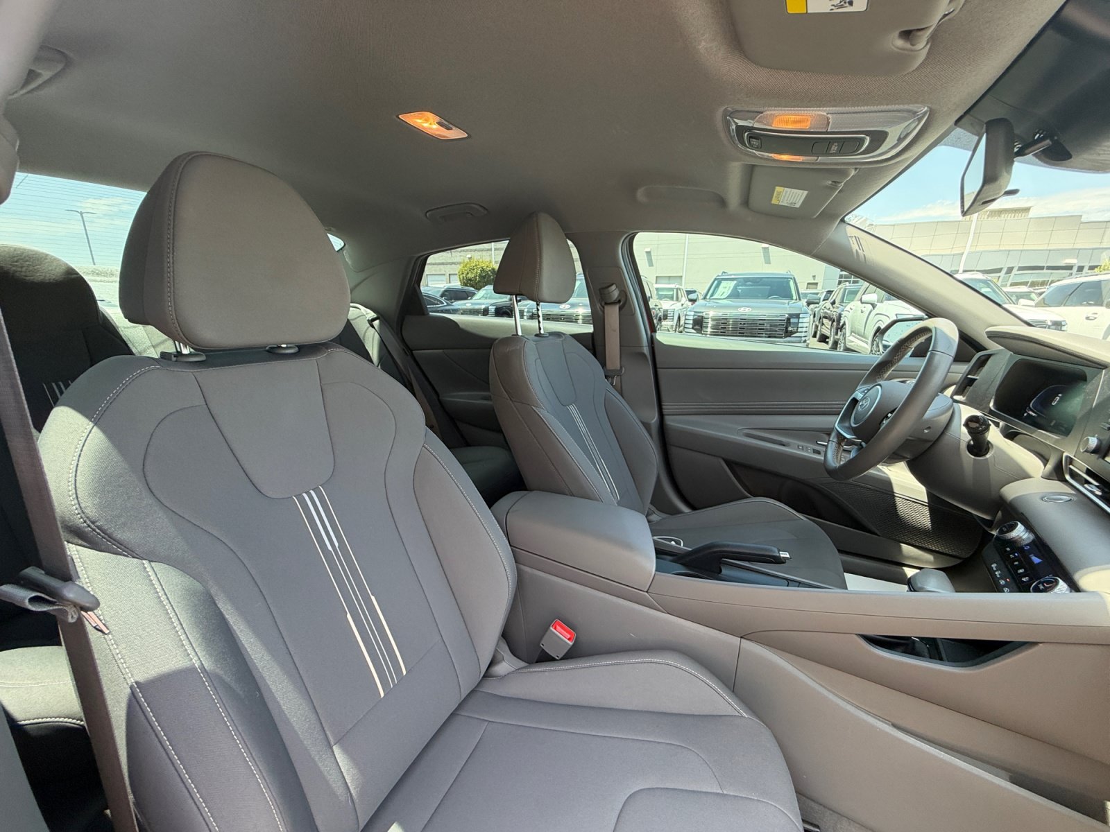 Used 2025 Hyundai Elantra Sport FWD image 19