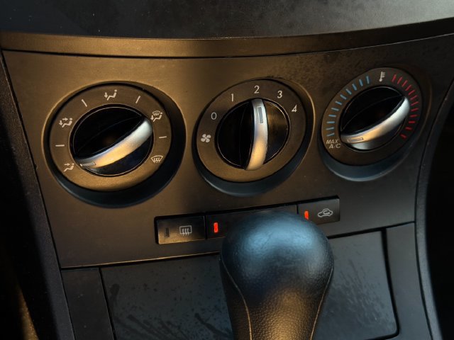 Used 2012 MAZDA MAZDA3 i Sport FWD image 21