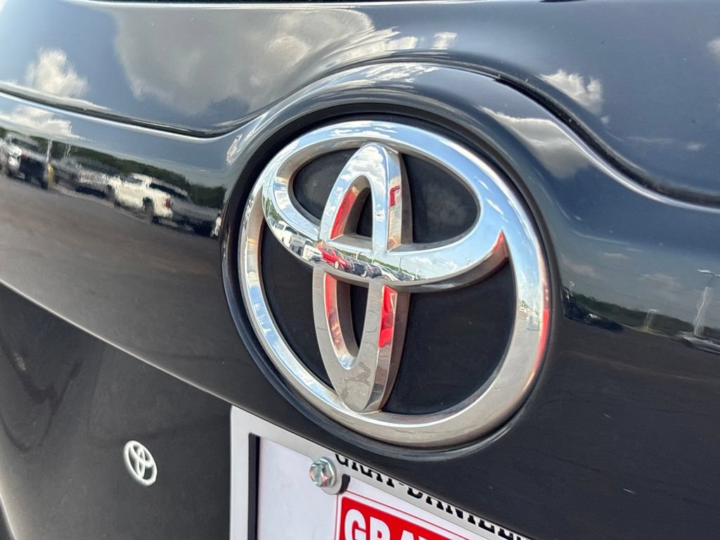 Used 2019 Toyota Highlander Limited FWD image 36