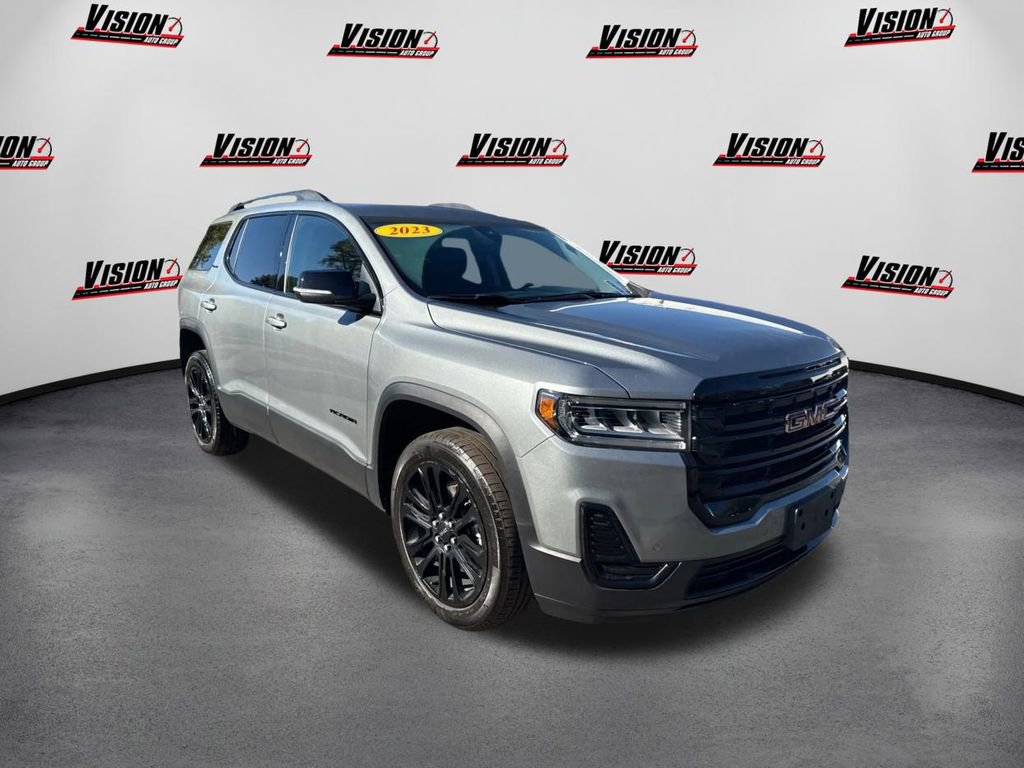 Used 2023 GMC Acadia SLE w/ Driver Convenience Package image 3