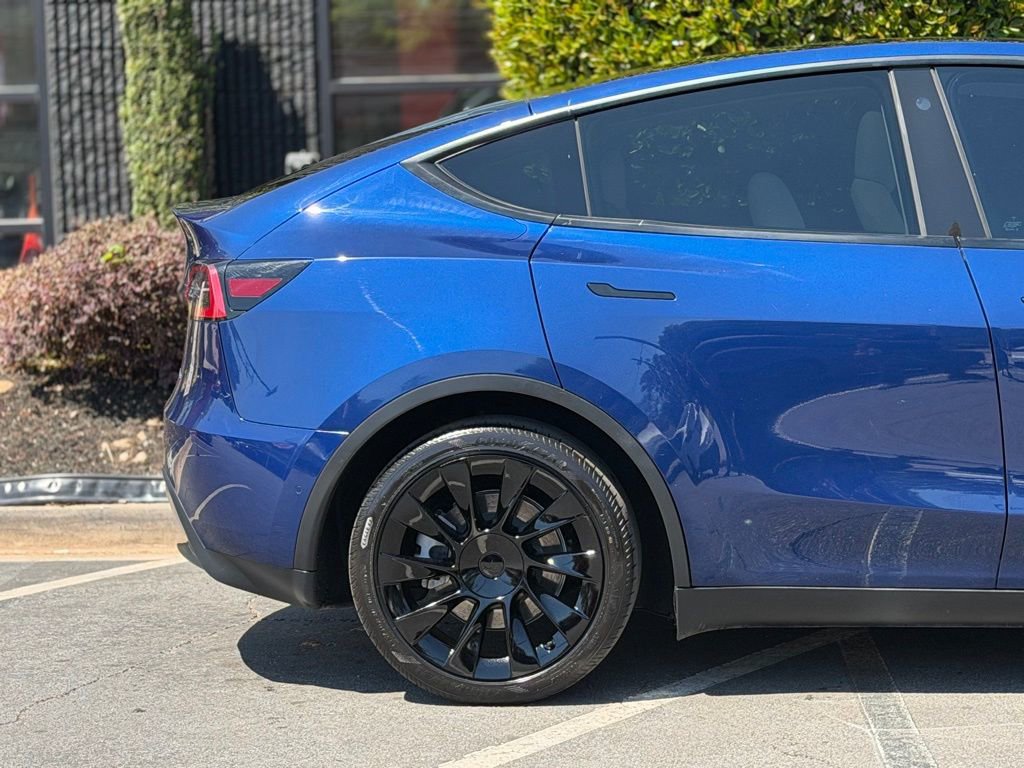Used 2021 Tesla Model Y Long Range AWD/4WD image 23