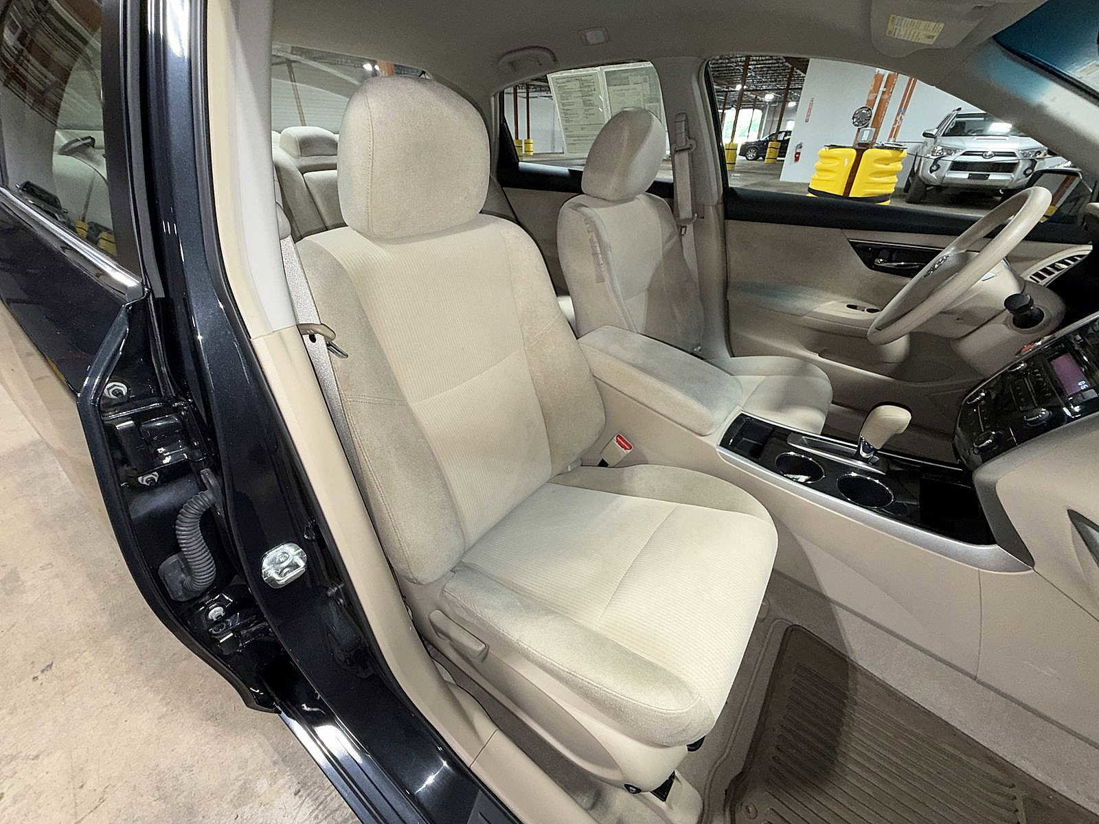 Used 2013 Nissan Altima 2.5 FWD image 16