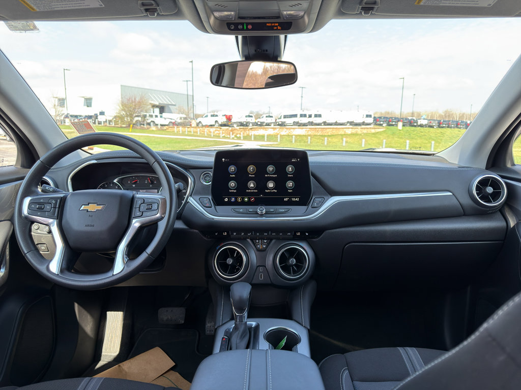 Used 2025 Chevrolet Blazer LT image 19