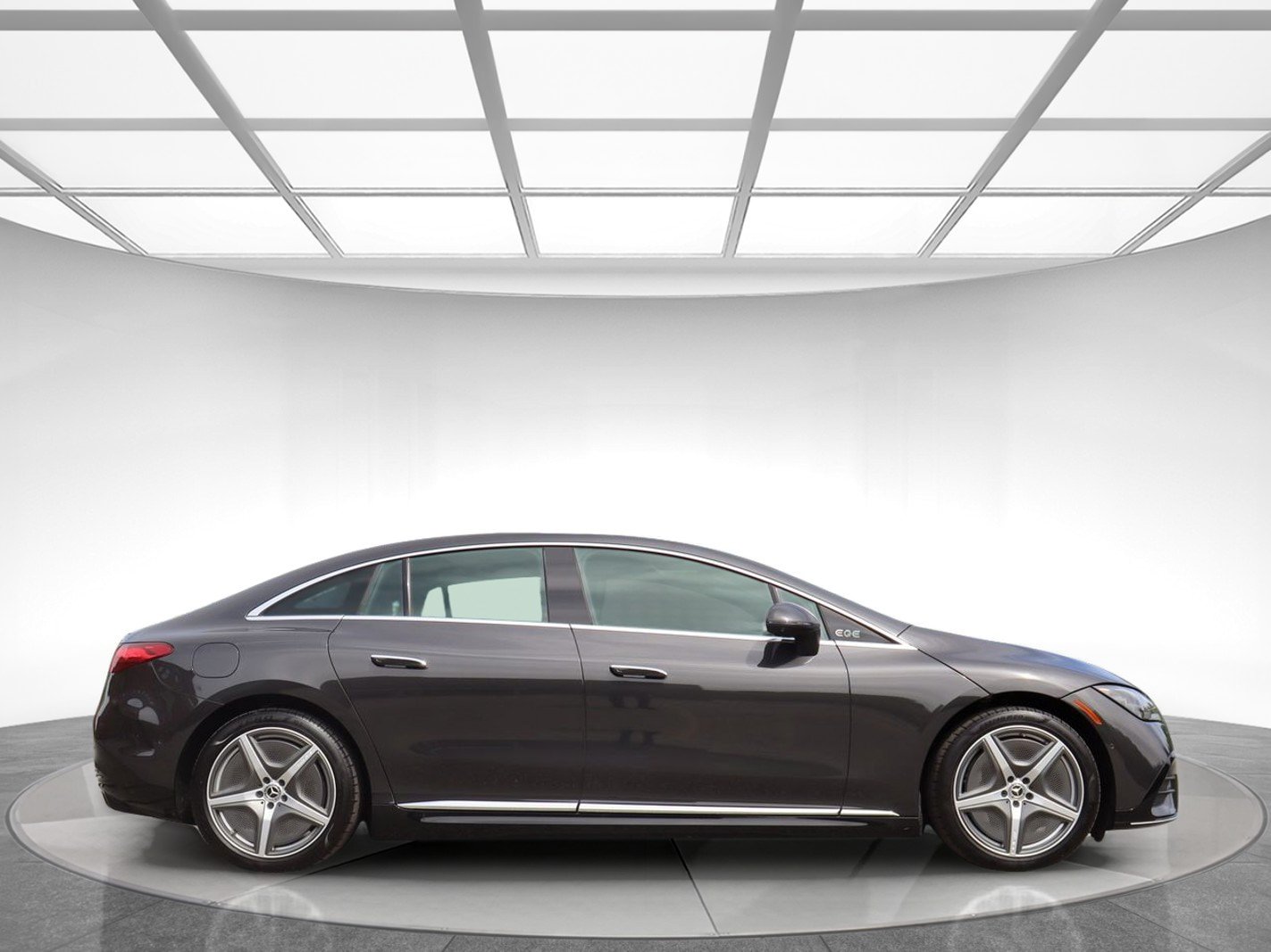 Used 2023 Mercedes-Benz EQE 350+ 4MATIC Sedan image 4
