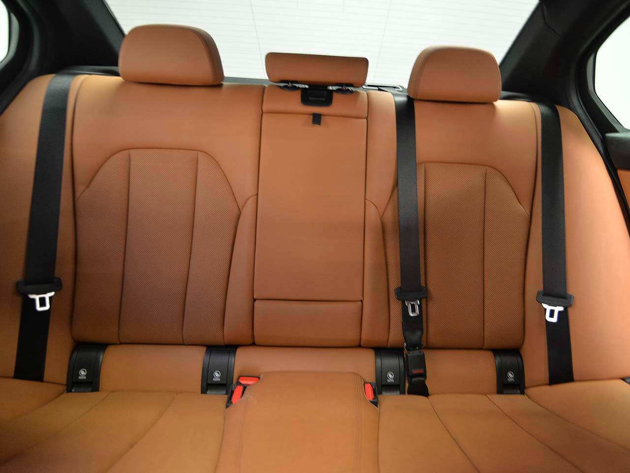 Used 2022 BMW 330i Sedan w/ Premium Package 2 RWD image 9