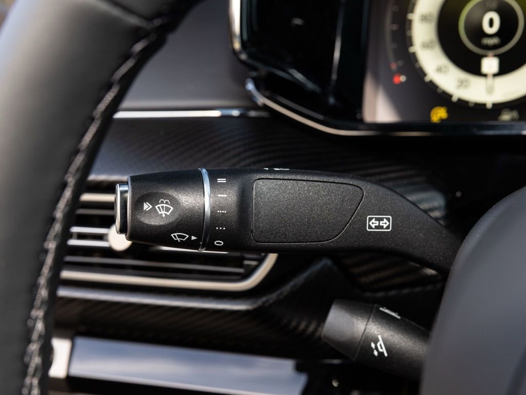 New 2026 Aston Martin V8 Vantage S image 37