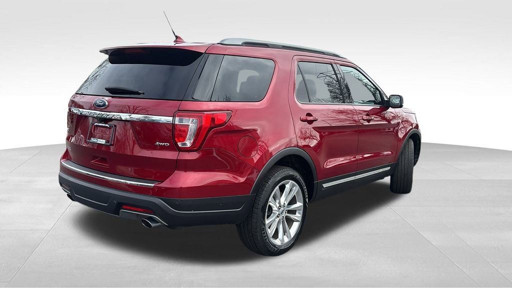 Used 2018 Ford Explorer XLT w/ Equipment Group 202A image 7