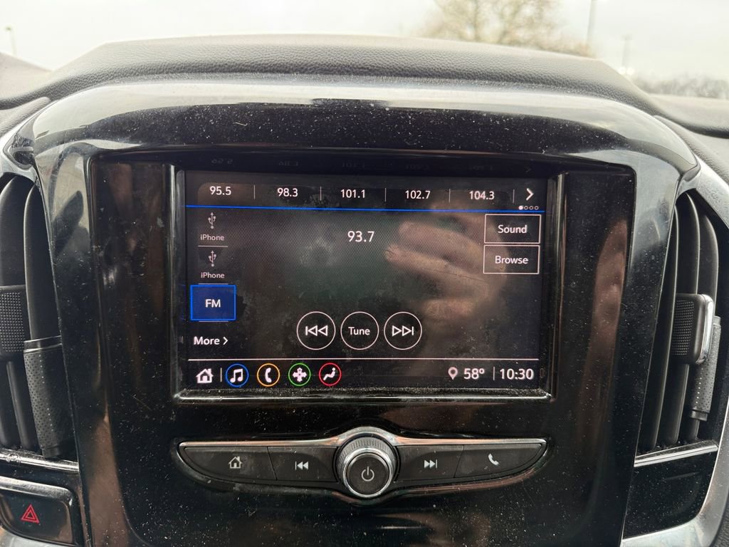 Used 2021 Chevrolet Traverse LS AWD/4WD image 17