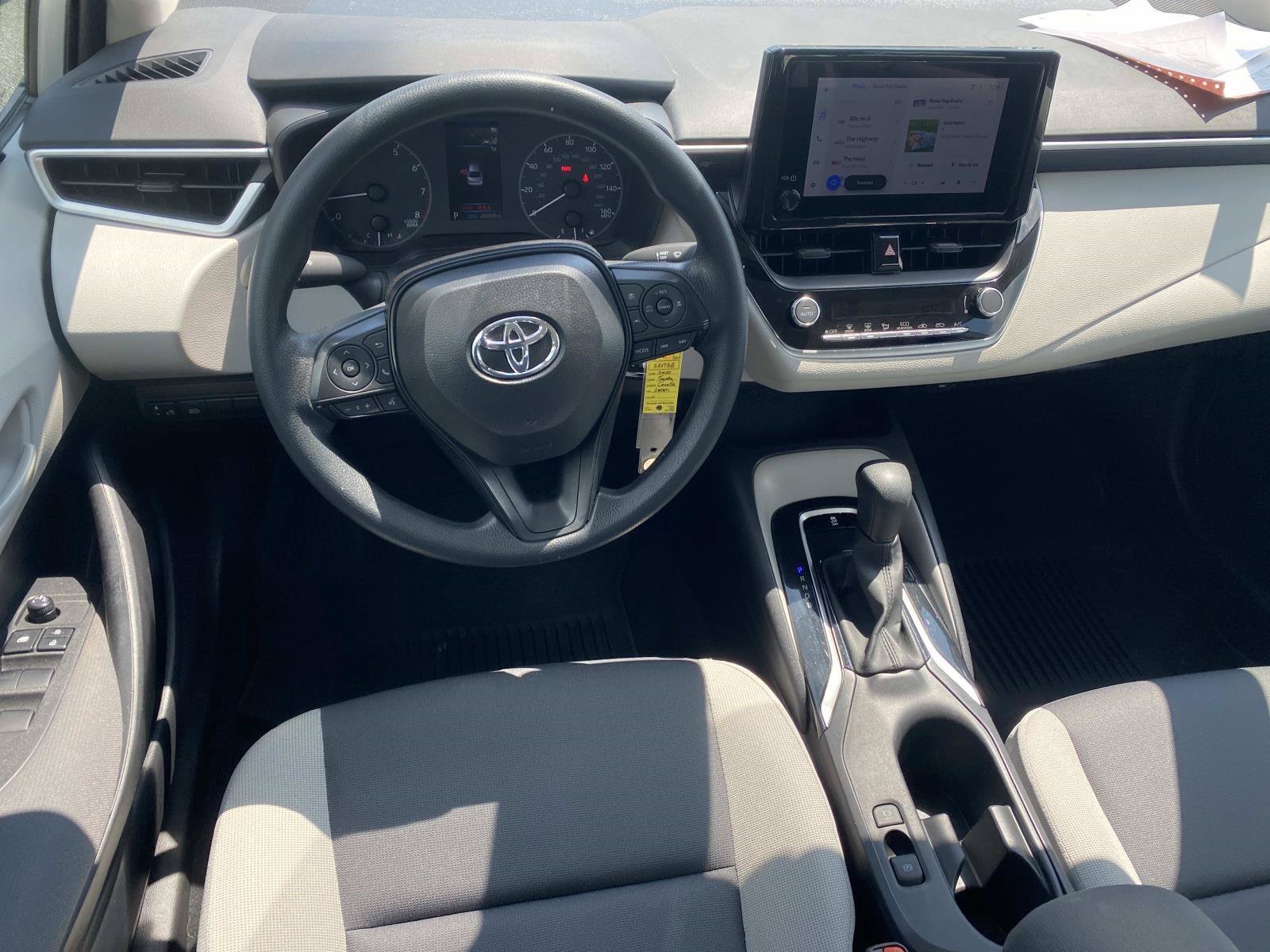 Used 2025 Toyota Corolla LE FWD image 19