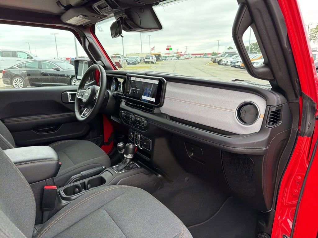 Used 2024 Jeep Wrangler Unlimited Sahara AWD/4WD image 21