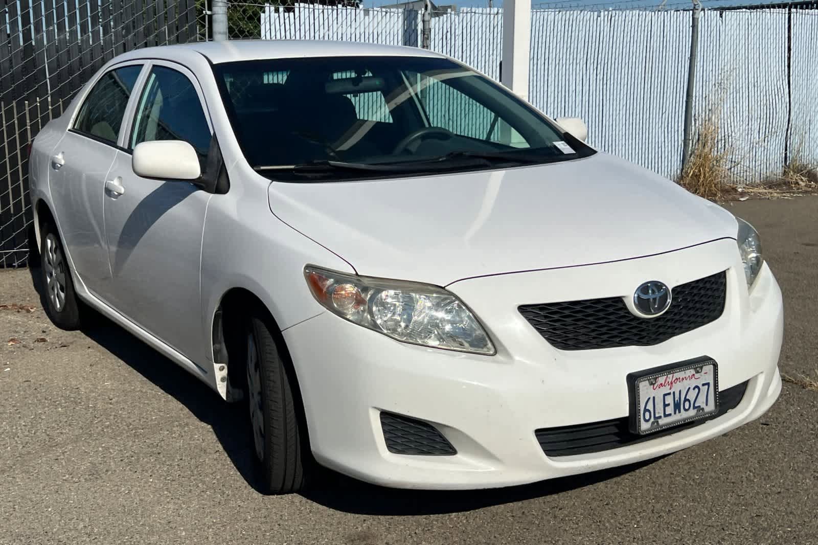 Used 2010 Toyota Corolla LE FWD image 3