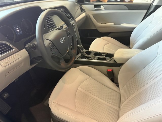 Used 2016 Hyundai Sonata SE FWD image 4
