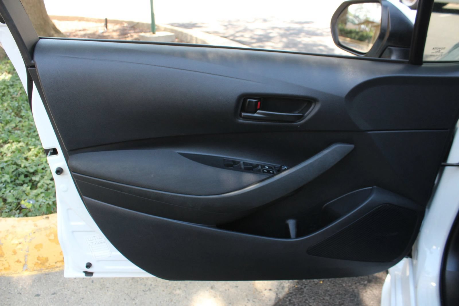 Used 2023 Toyota Corolla LE FWD image 15