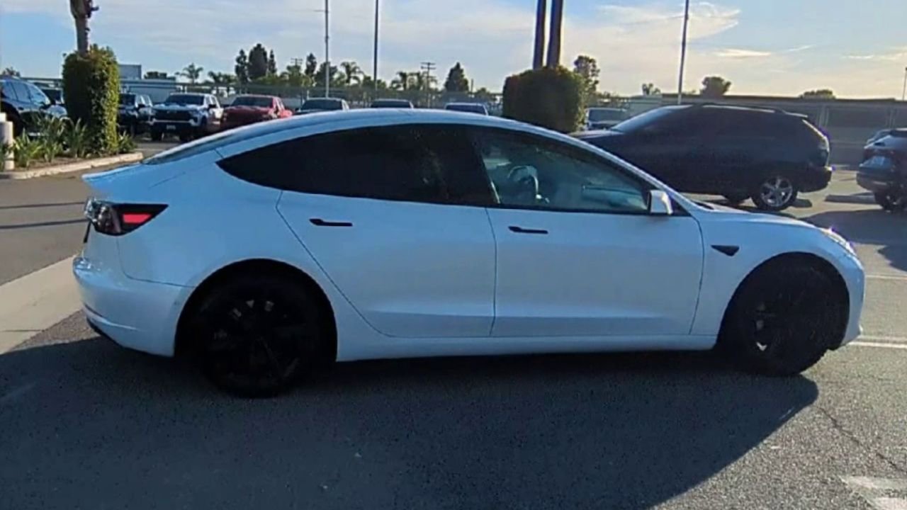 Used 2021 Tesla Model 3 Long Range image 8