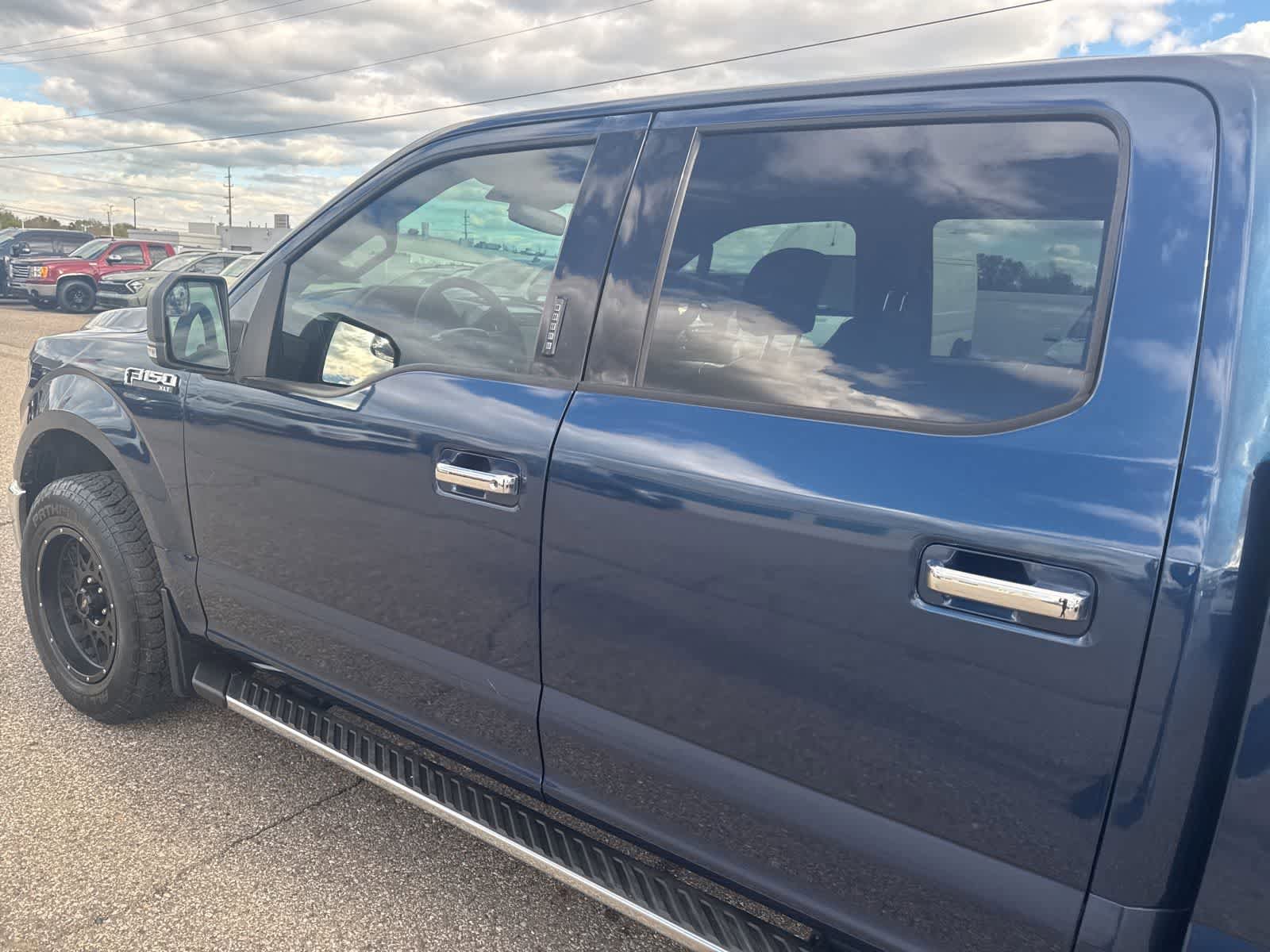 Used 2015 Ford F150 XLT w/ Equipment Group 302A Luxury AWD/4WD image 19