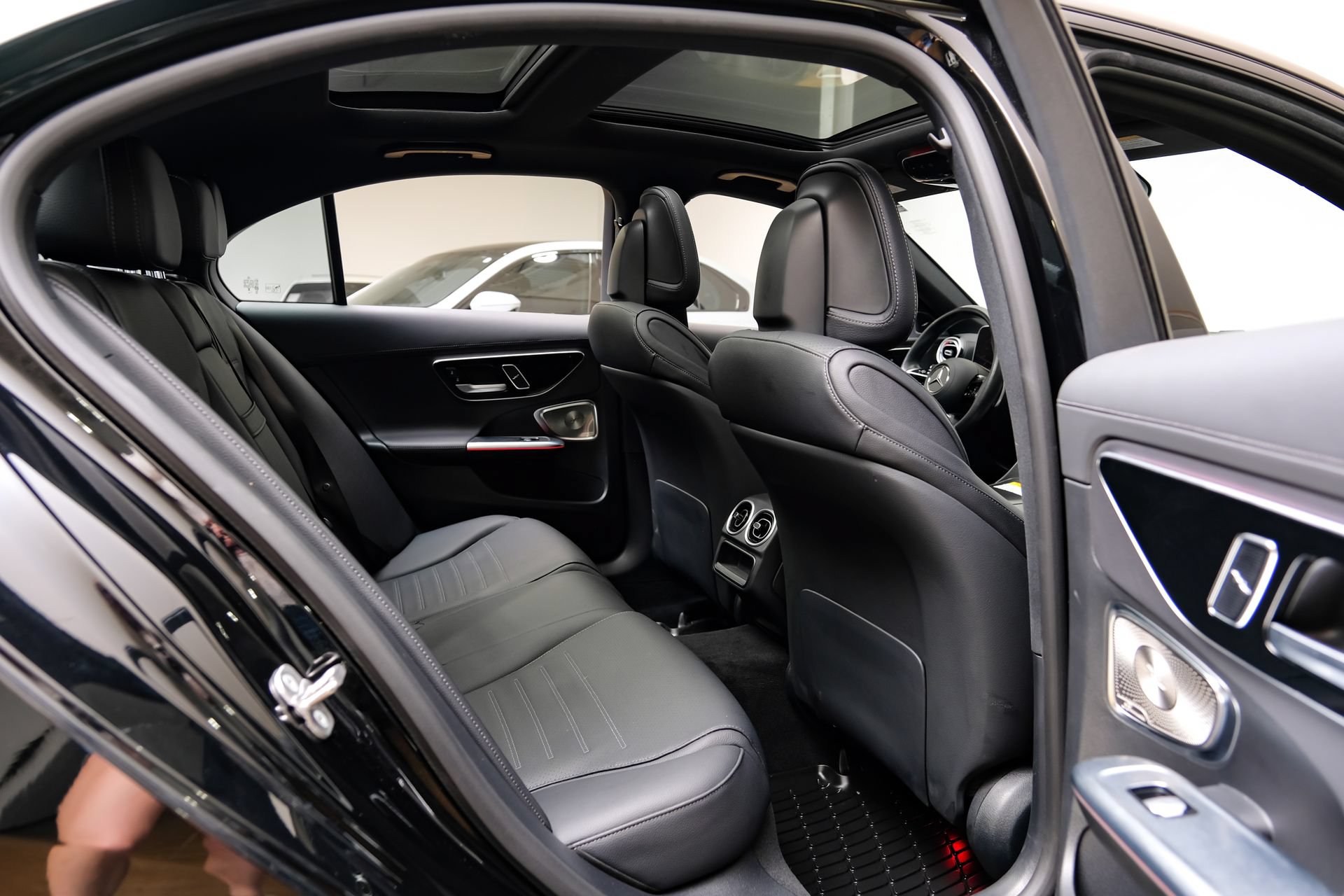 Used 2025 Mercedes-Benz C 300 4MATIC Sedan w/ AMG Line w/ Night Package image 44