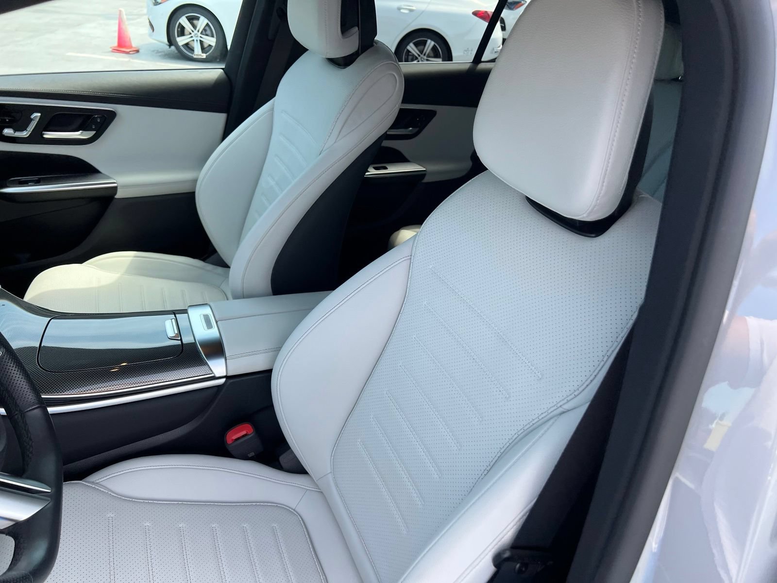 Used 2025 Mercedes-Benz GLC 350e 4MATIC w/ AMG Line image 14