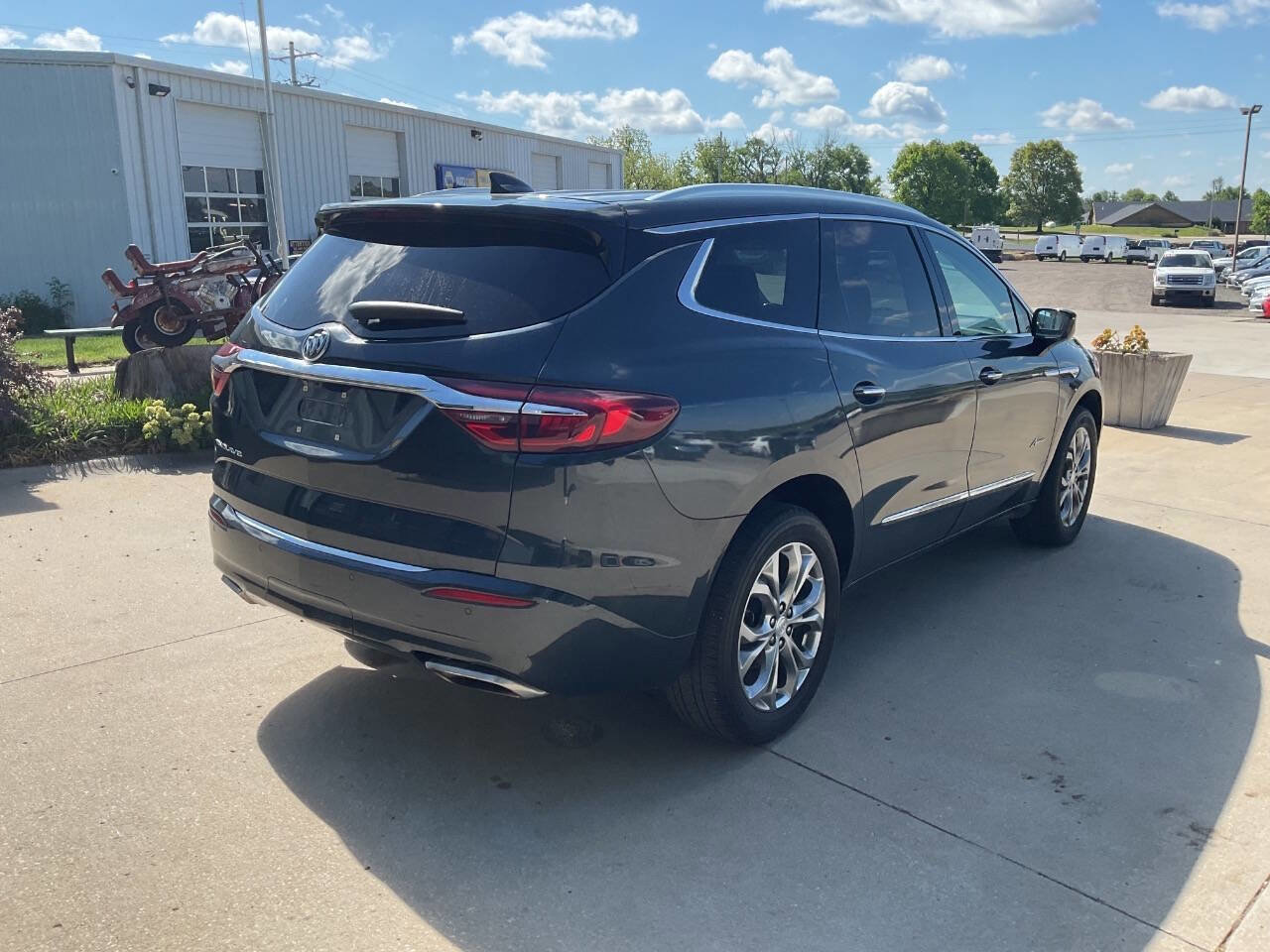 Used 2021 Buick Enclave Avenir w/ Avenir Technology Package FWD image 9