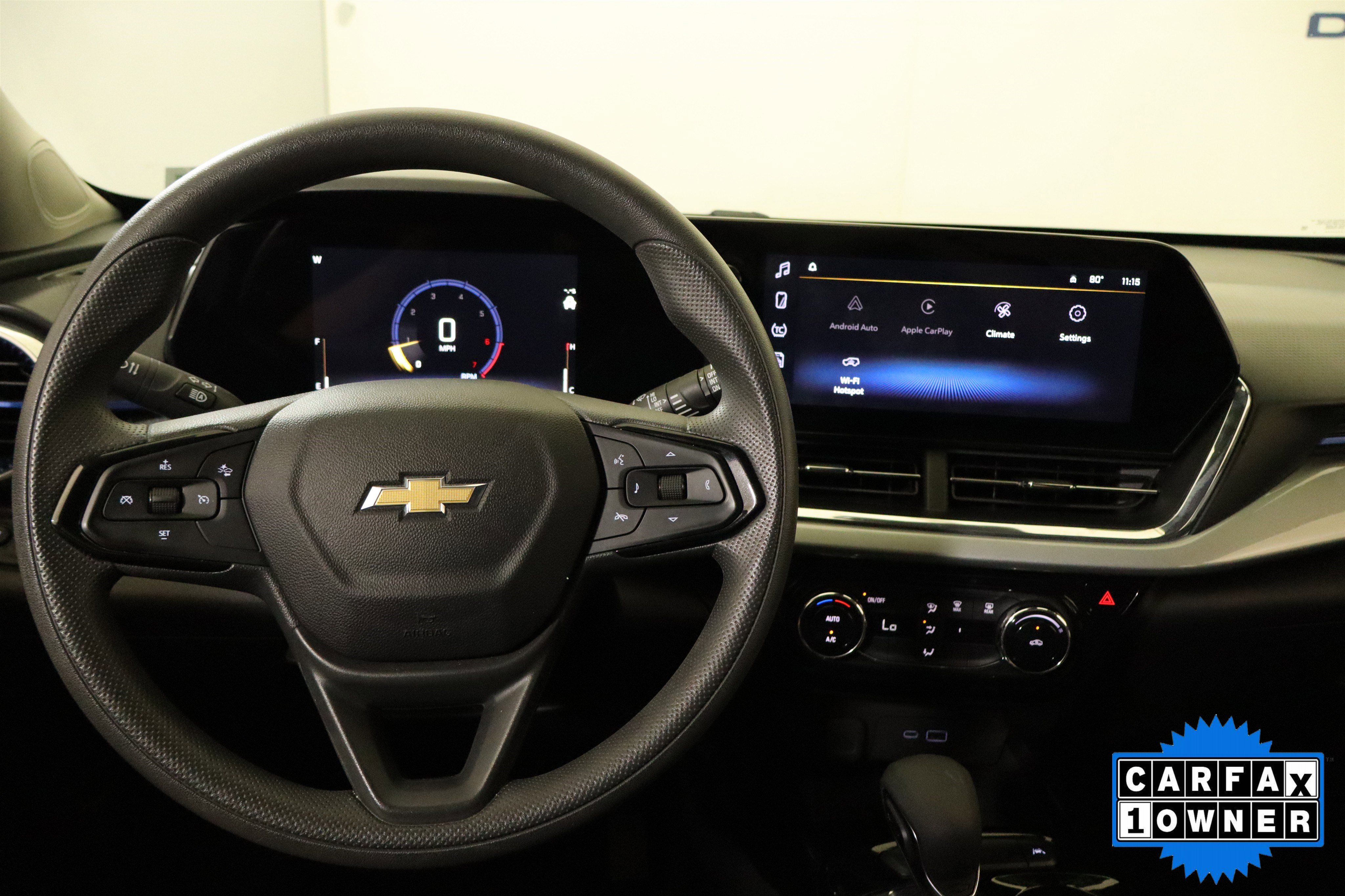 Used 2025 Chevrolet Trax LT FWD image 23